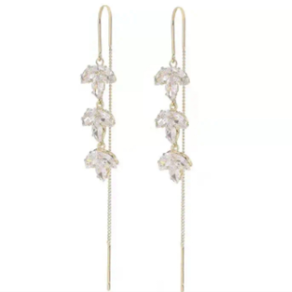 Mapleleaf Womans Thread Earrings